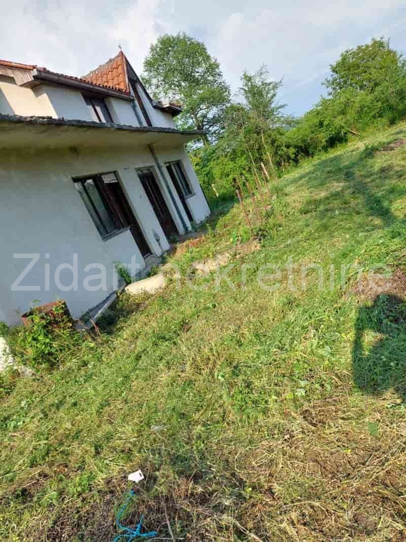 Veliki Borak, prodaja prizemne kuće na prostranom placu 4