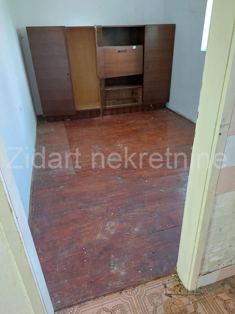 Veliki Borak, prodaja prizemne kuće na prostranom placu 18