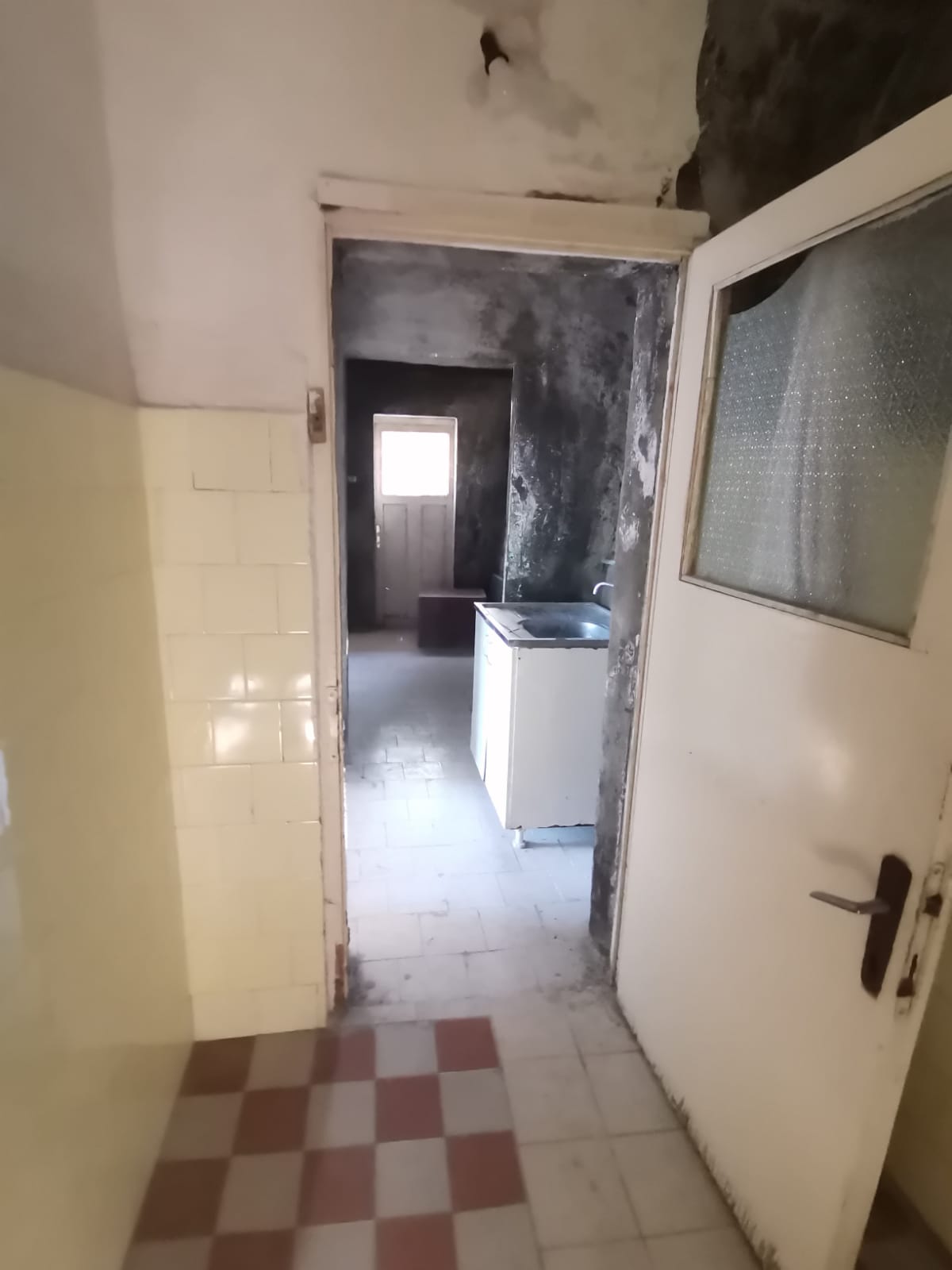 Sutomore  kuća za remont 3