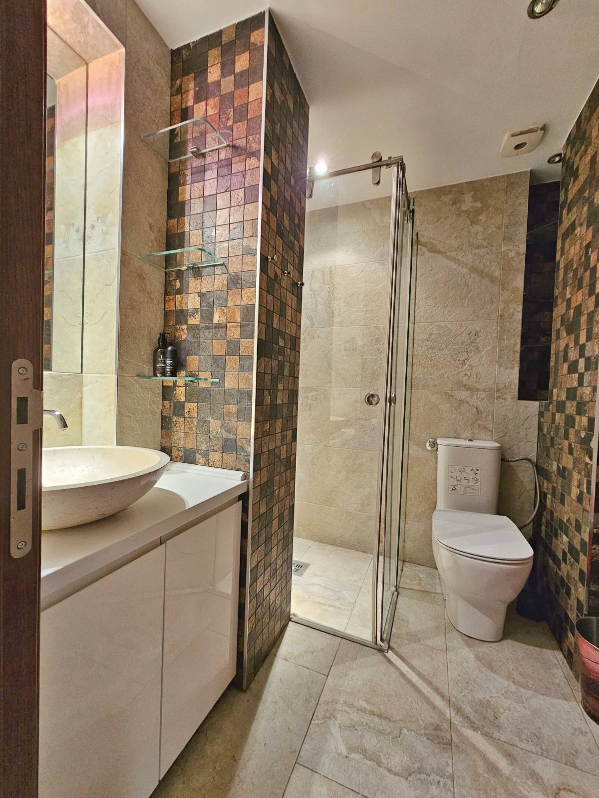 Prodajem 3 5 stan u Narodnih heroja Blok 33 LUX 3