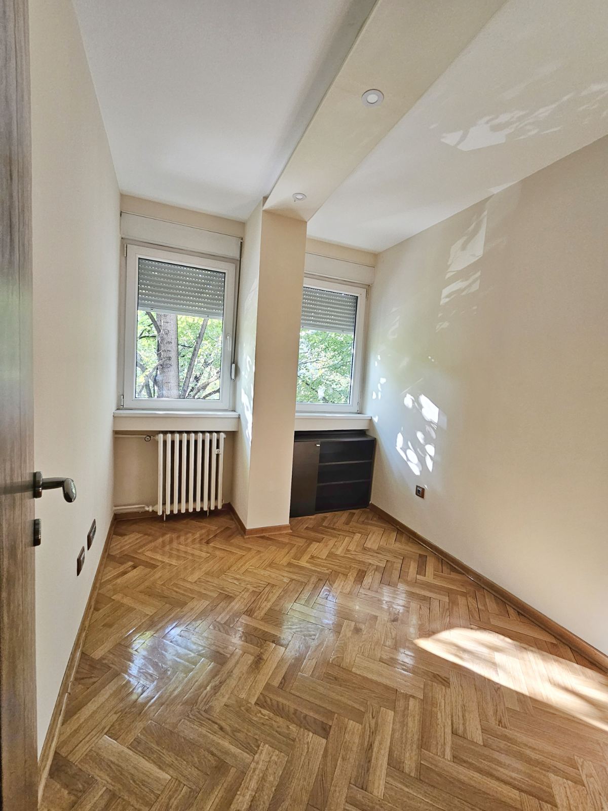 Prodajem 3 5 stan u Narodnih heroja Blok 33 LUX 4