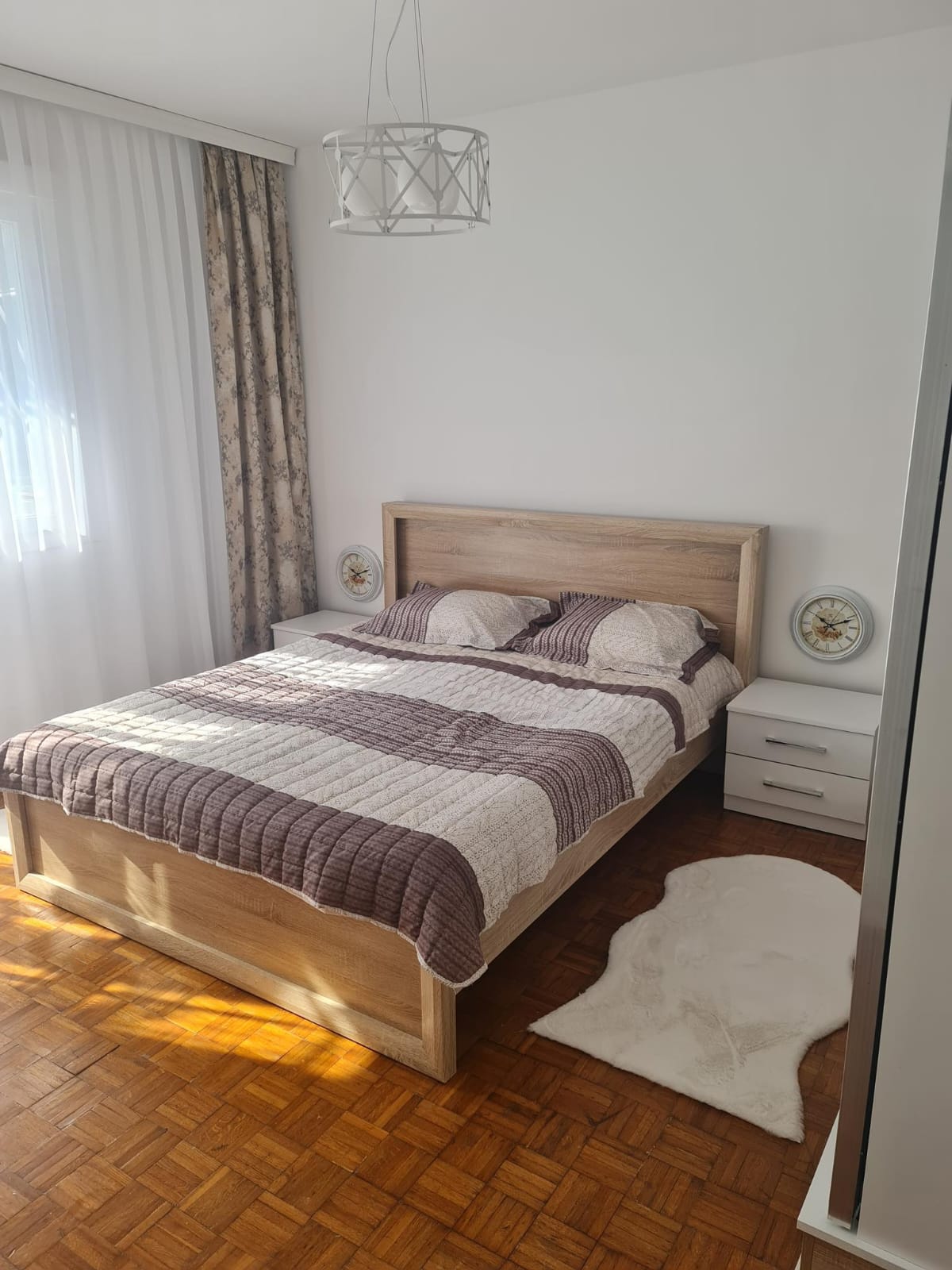 Bar  centar  renoviran stan u prizemlju 4