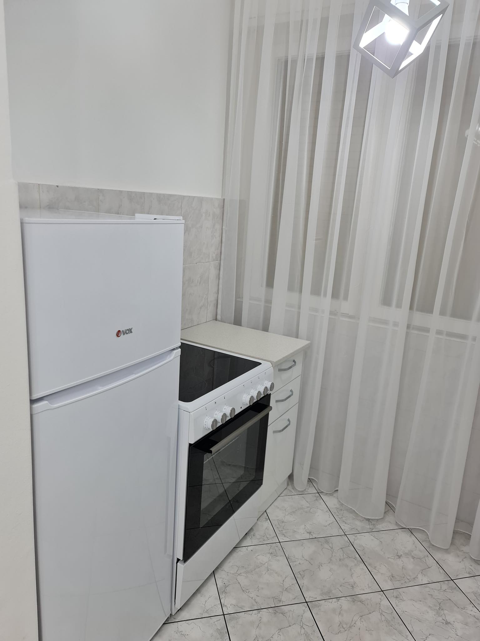 Bar  centar  renoviran stan u prizemlju 3