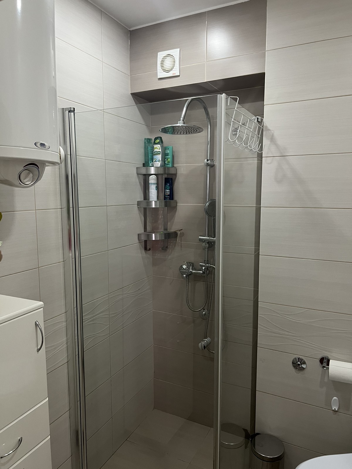 Prodaje se LUX stan u centru Zemuna 2