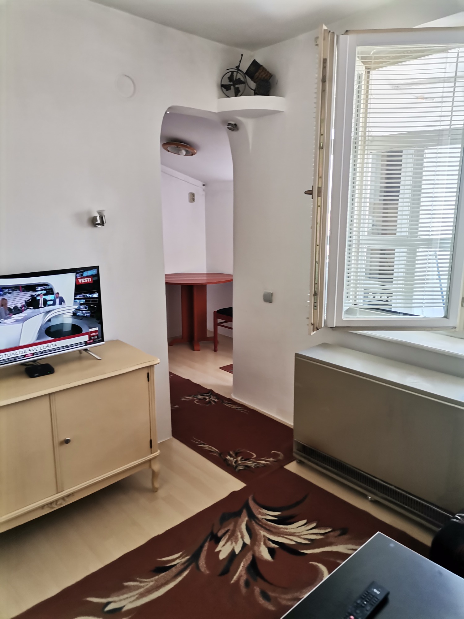 IZDAJEM GARSONJERU 2