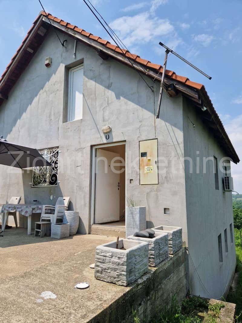 Stara Lipovica, porodična kuća 3