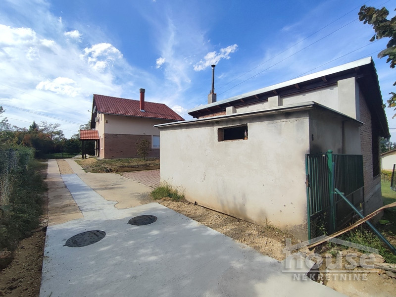 Kuće,SREMSKA KAMENICA,BOCKE 239m2,1700€ , ID: 9116086 11