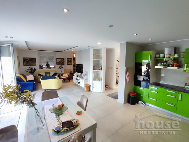 Kuće,SREMSKA KAMENICA,BOCKE 239m2,1700€ , ID: 9116086 6