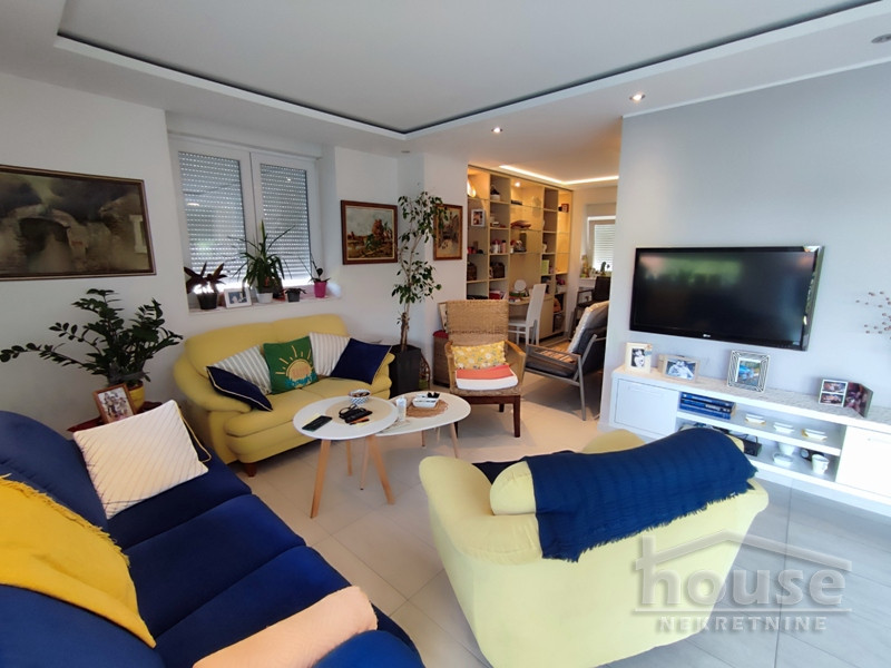 Kuće,SREMSKA KAMENICA,BOCKE 239m2,1700€ , ID: 9116086 26