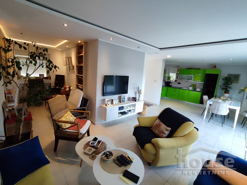 Kuće,SREMSKA KAMENICA,BOCKE 239m2,1700€ , ID: 9116086 27