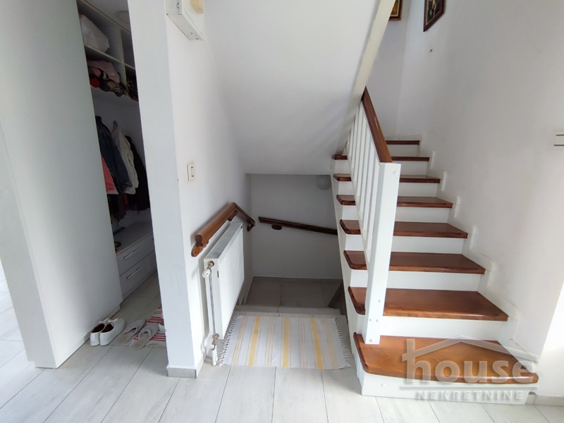 Kuće,SREMSKA KAMENICA,BOCKE 239m2,1700€ , ID: 9116086 22