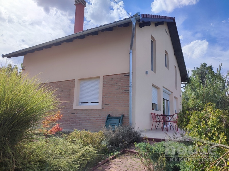 Kuće,SREMSKA KAMENICA,BOCKE 239m2,1700€ , ID: 9116086 1