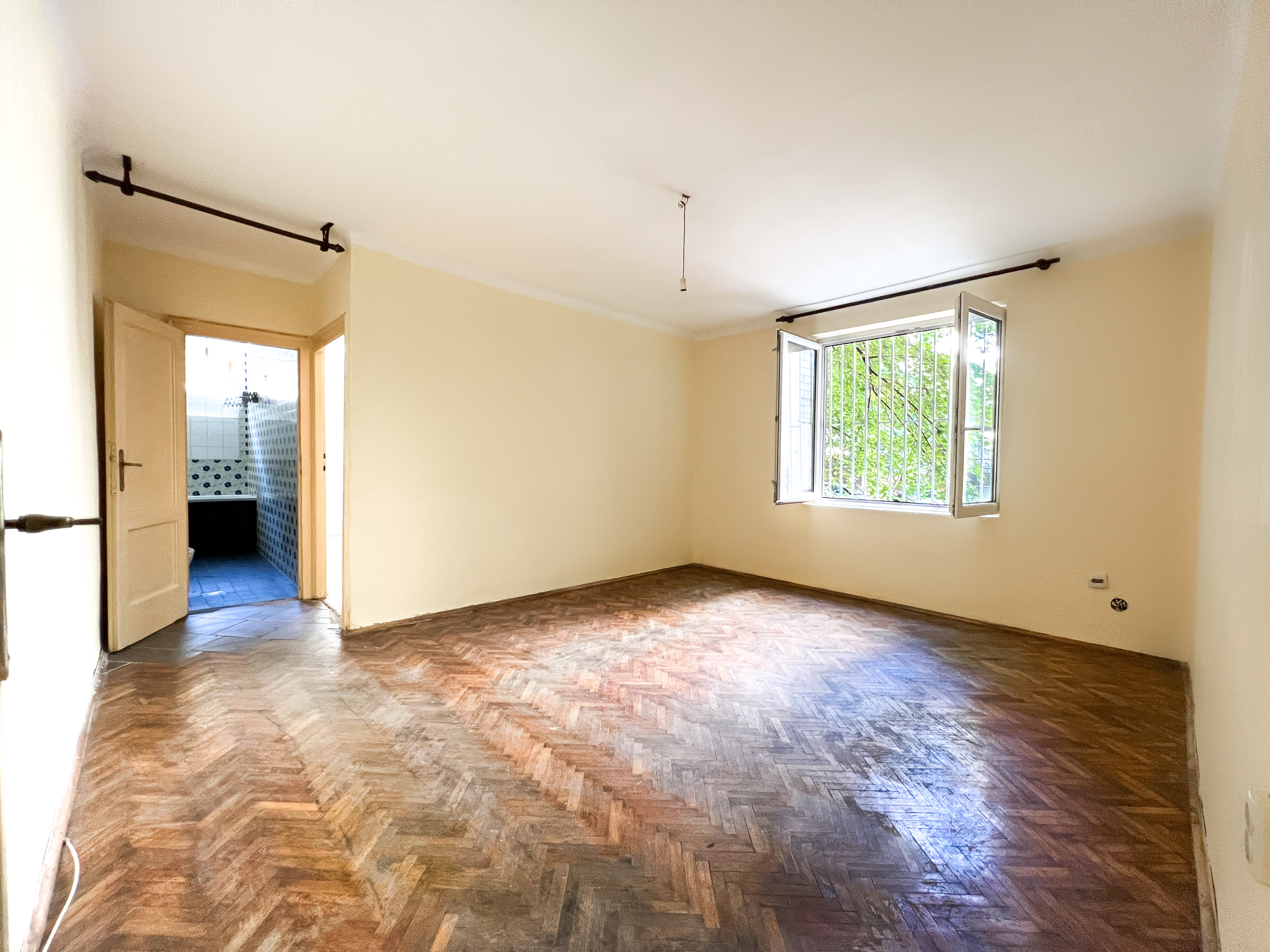 Dvosoban stan Vukov Spomenik  preko puta Zire  Cvijiceva  blizu fakulteta 1