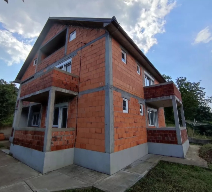 Viseapartmanska kuca u centru Banje Vrdnik 2