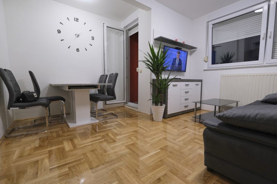 Kalenic 33 kvadrata ima sobu 3