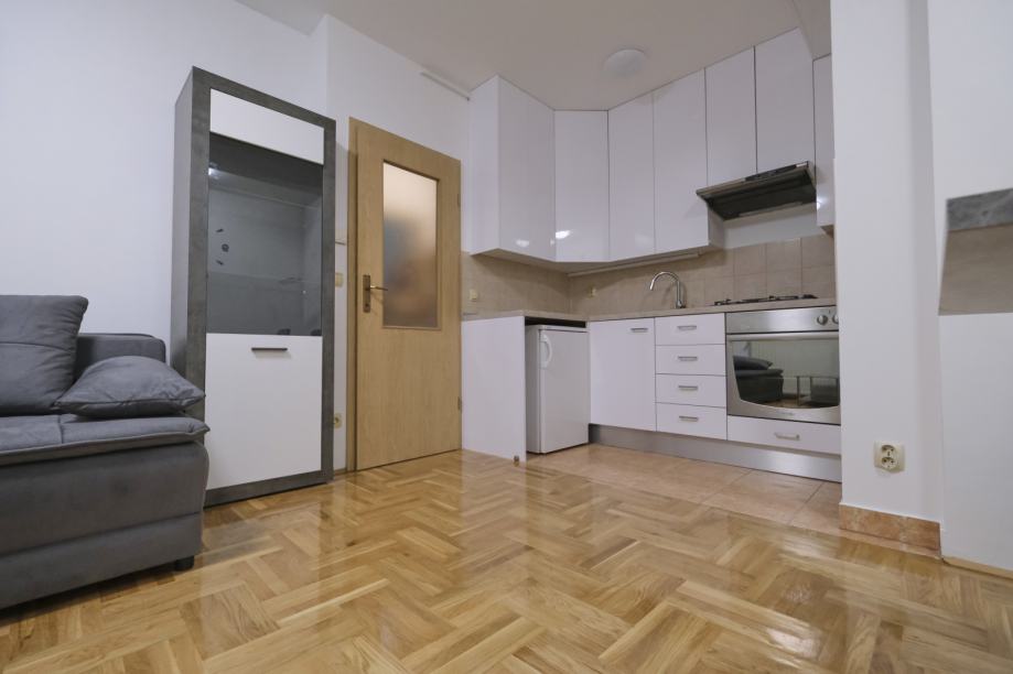 Kalenic 33 kvadrata ima sobu 5