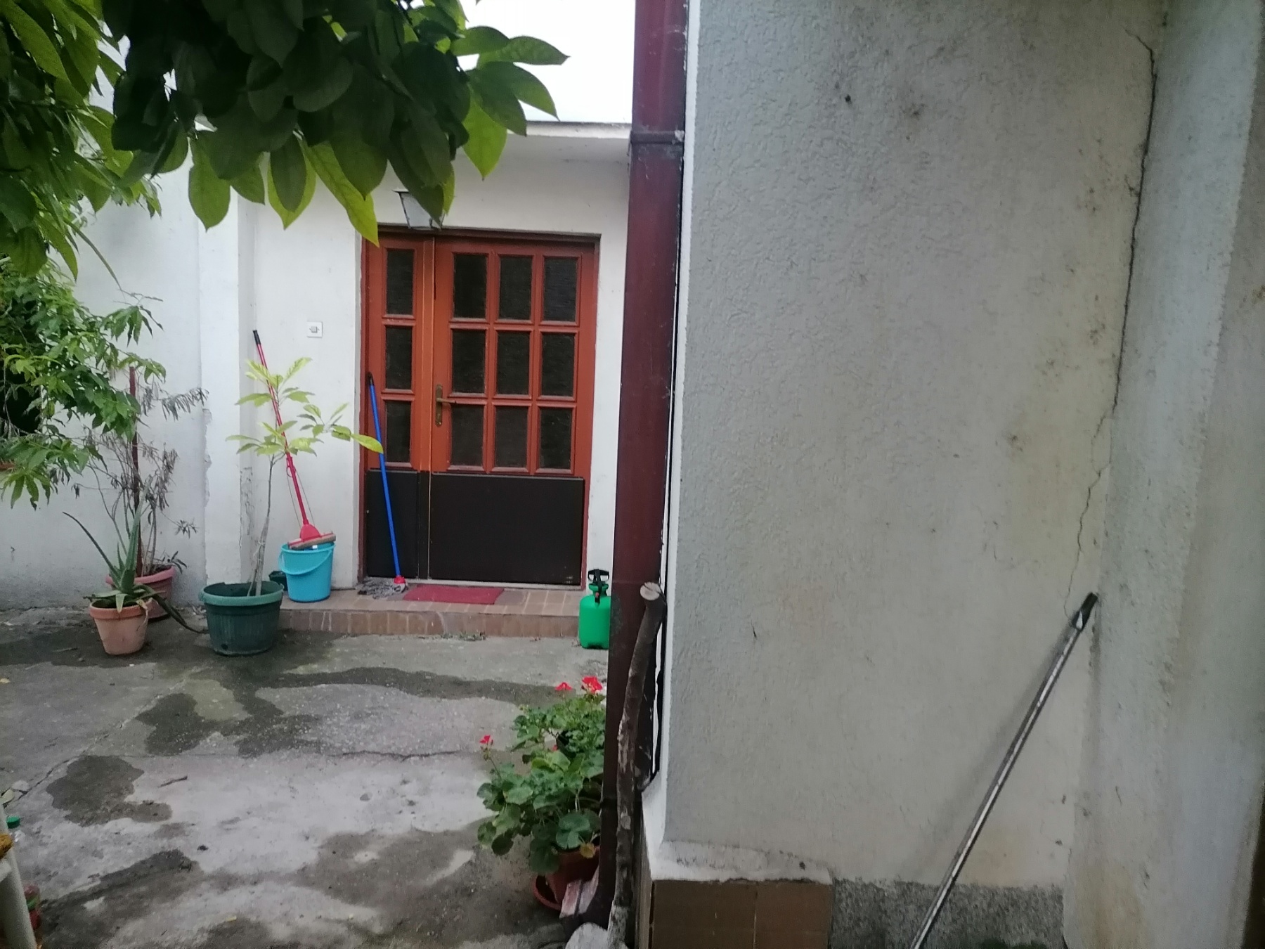 Prodajem kucu u Nisu 3