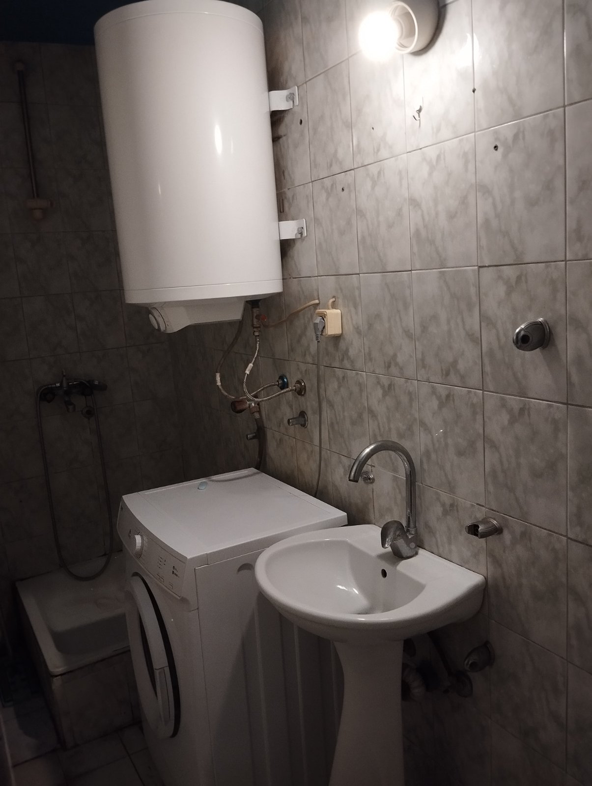 Prodajem stan kod parka Cair 2