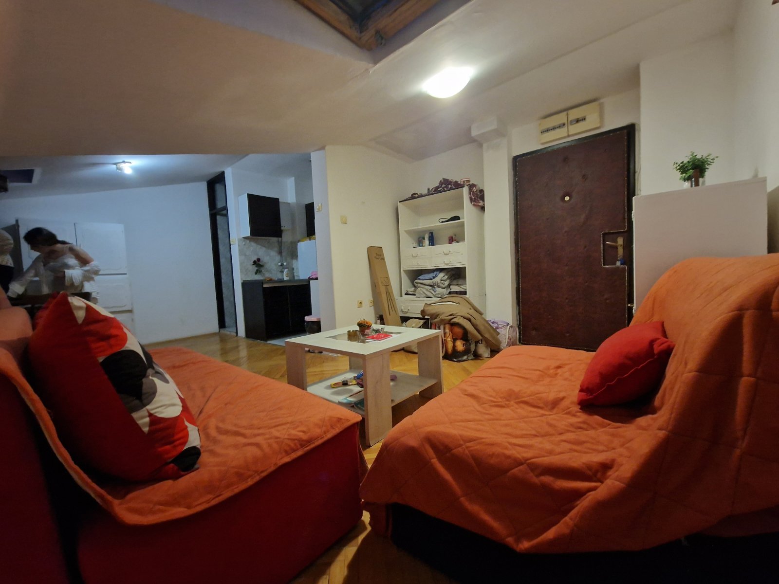 Prodajem stan kod parka Cair 5