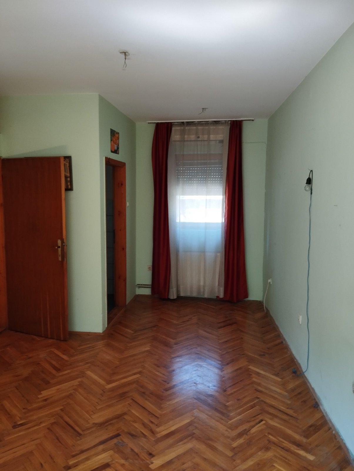 Prodajem kucu u Nisu 4