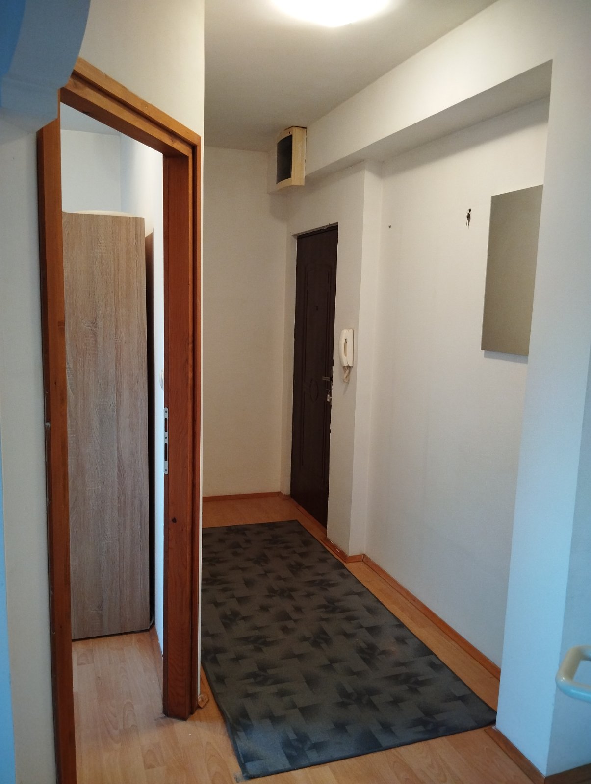 Prodajem stan u centru 5