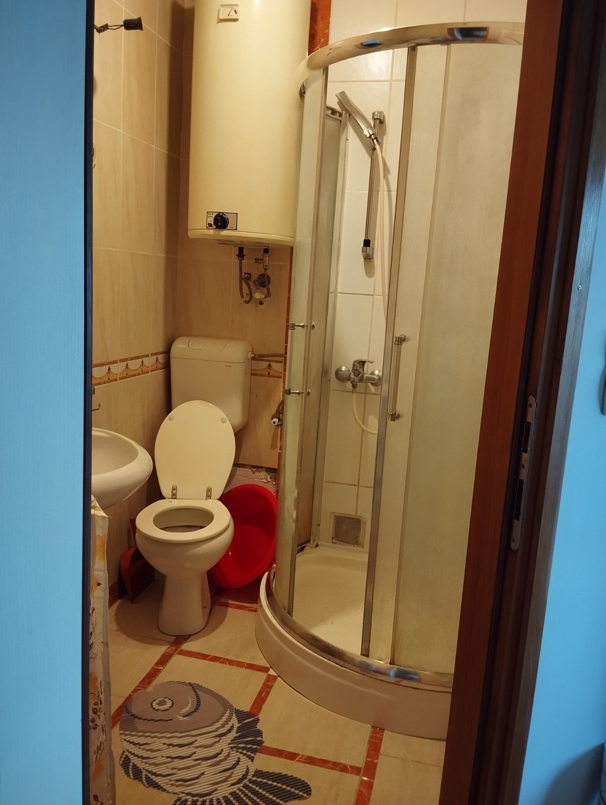 Prodajem stan u centru 3