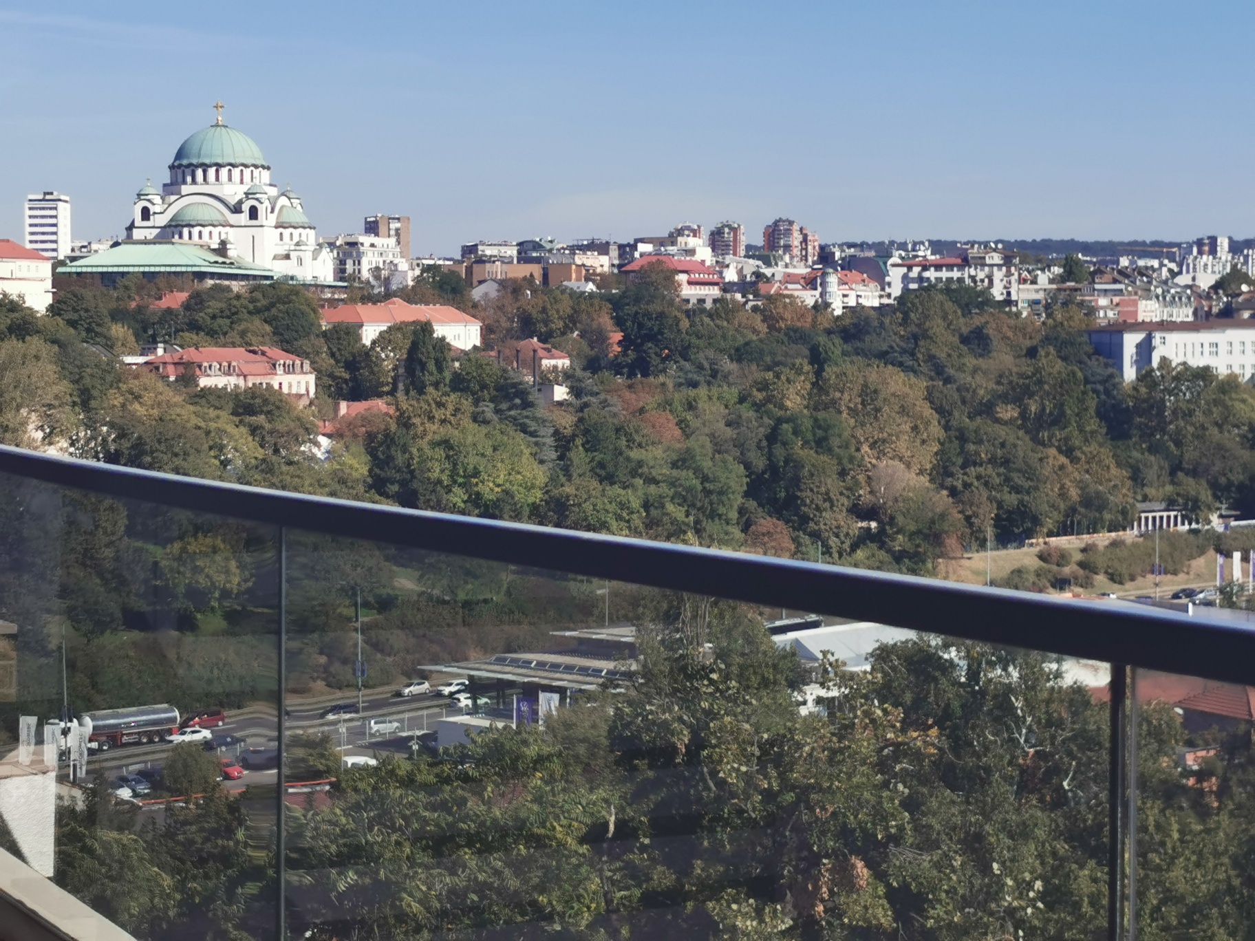 Nov neuseljavan lux stan na izdavanje na duži period 3