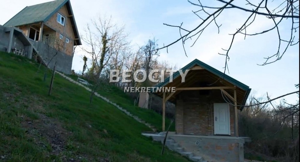 Plac, Fruška gora ID: 102907 7