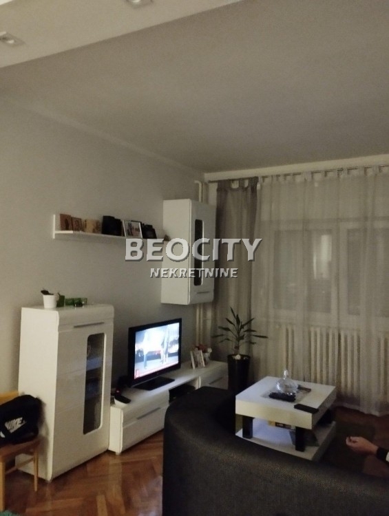 Dvosoban stan, 50 m2, Podbara, Jug Bogdana ID: 103094 1