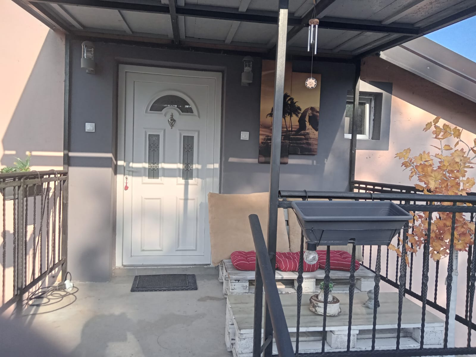 Nov stan u kući  45m²  sa zasebnim ulazom na 1 spratu  namesten i odmah useljiv  idealan za studente  1