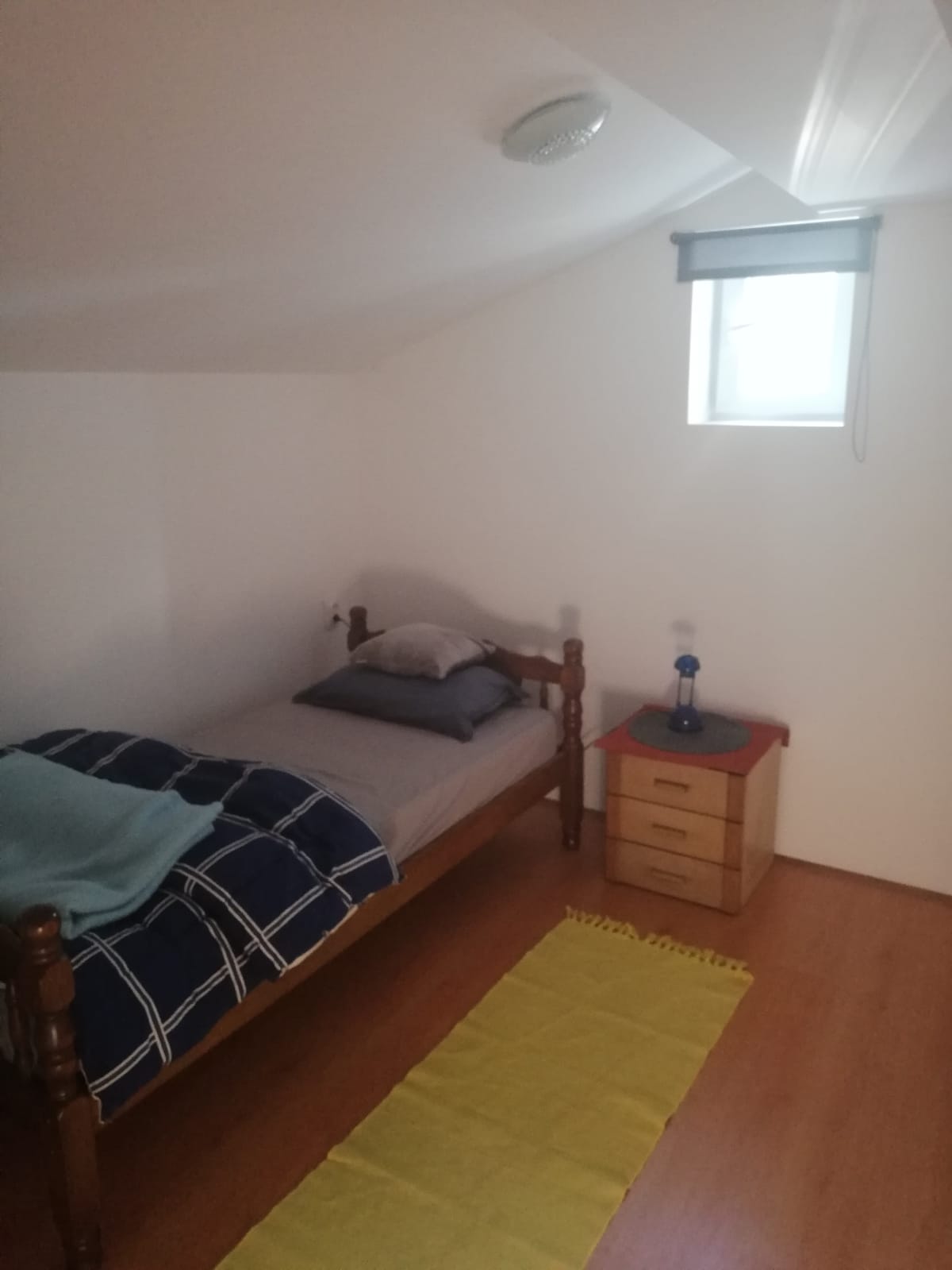 Nov stan u kući  45m²  sa zasebnim ulazom na 1 spratu  namesten i odmah useljiv  idealan za studente  2