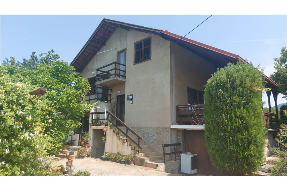  KUĆA - VRTIŠTE 26