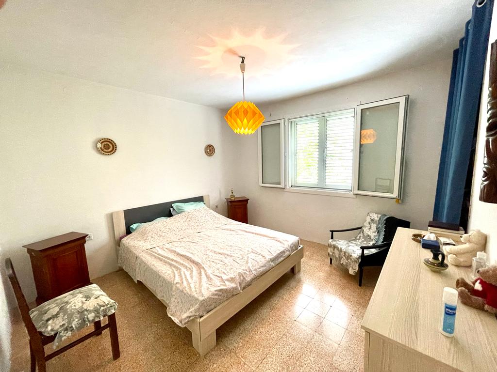 Sutomore  350m od plaže 4