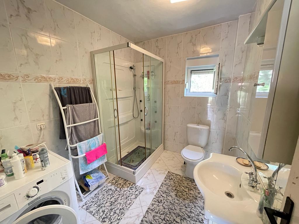 Sutomore  350m od plaže 5