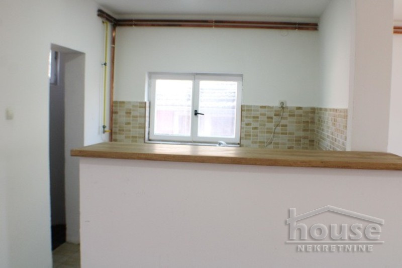 Kuće,NOVI SAD,SALAJKA 200m2,800€ , ID: 9113641 7