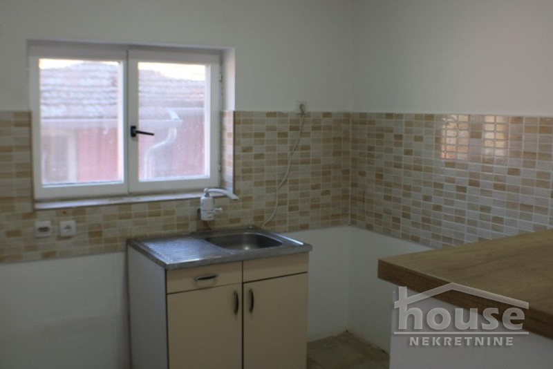 Kuće,NOVI SAD,SALAJKA 200m2,800€ , ID: 9113641 8