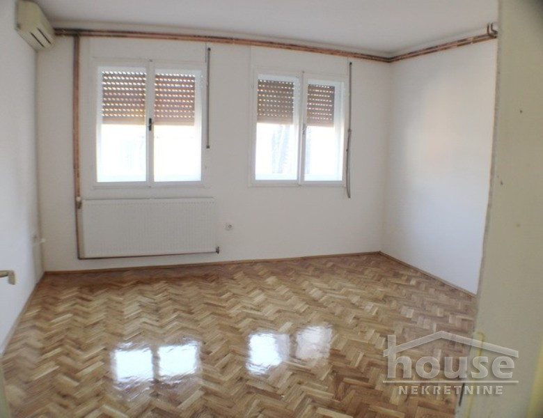 Kuće,NOVI SAD,SALAJKA 200m2,800€ , ID: 9113641 9