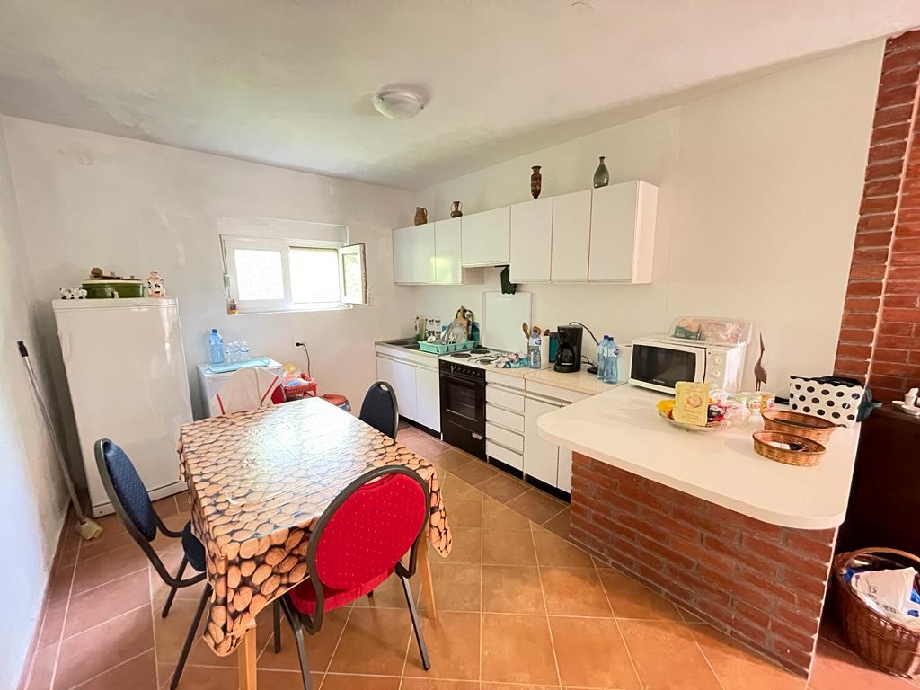 Sutomore  350m od plaže 3