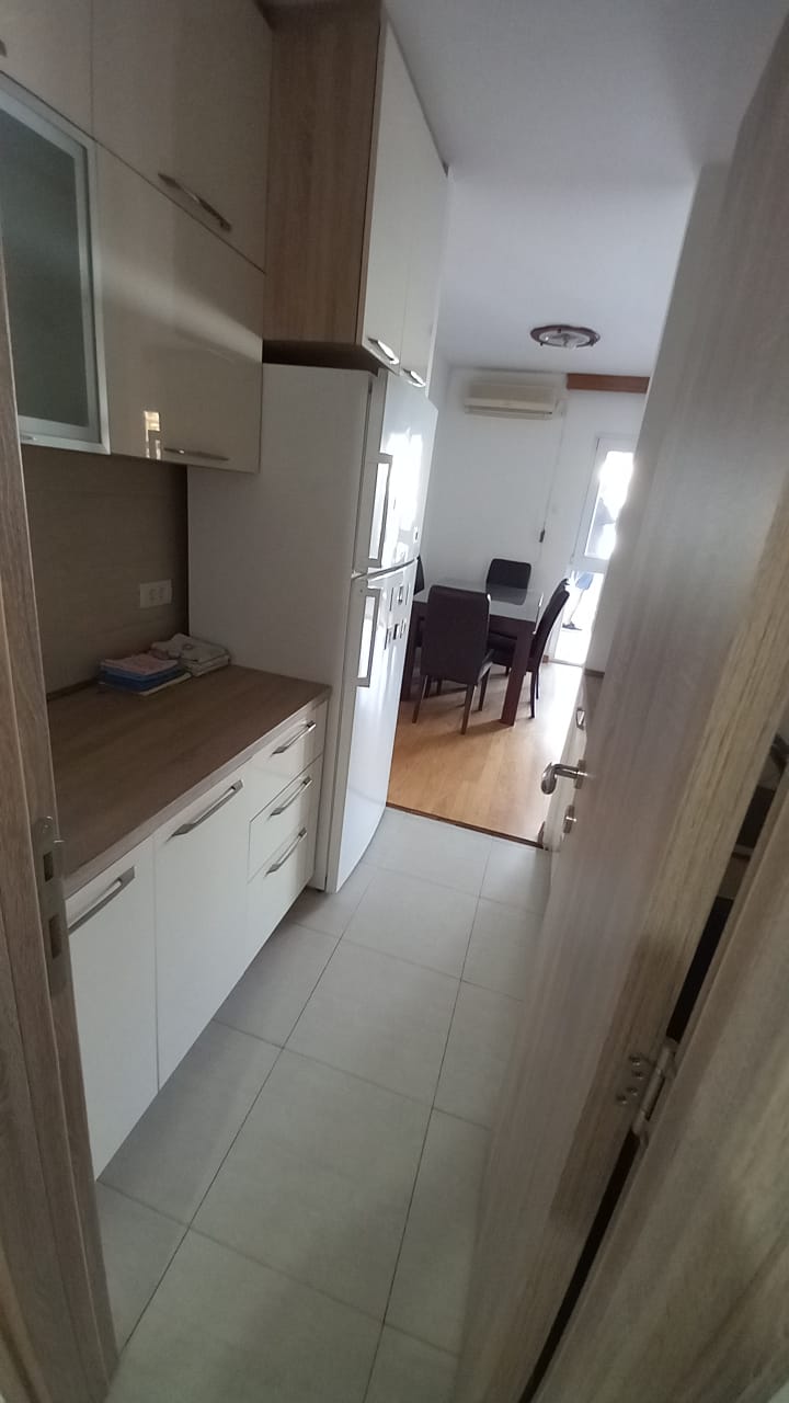 Bar  3 soban stan u centru 2