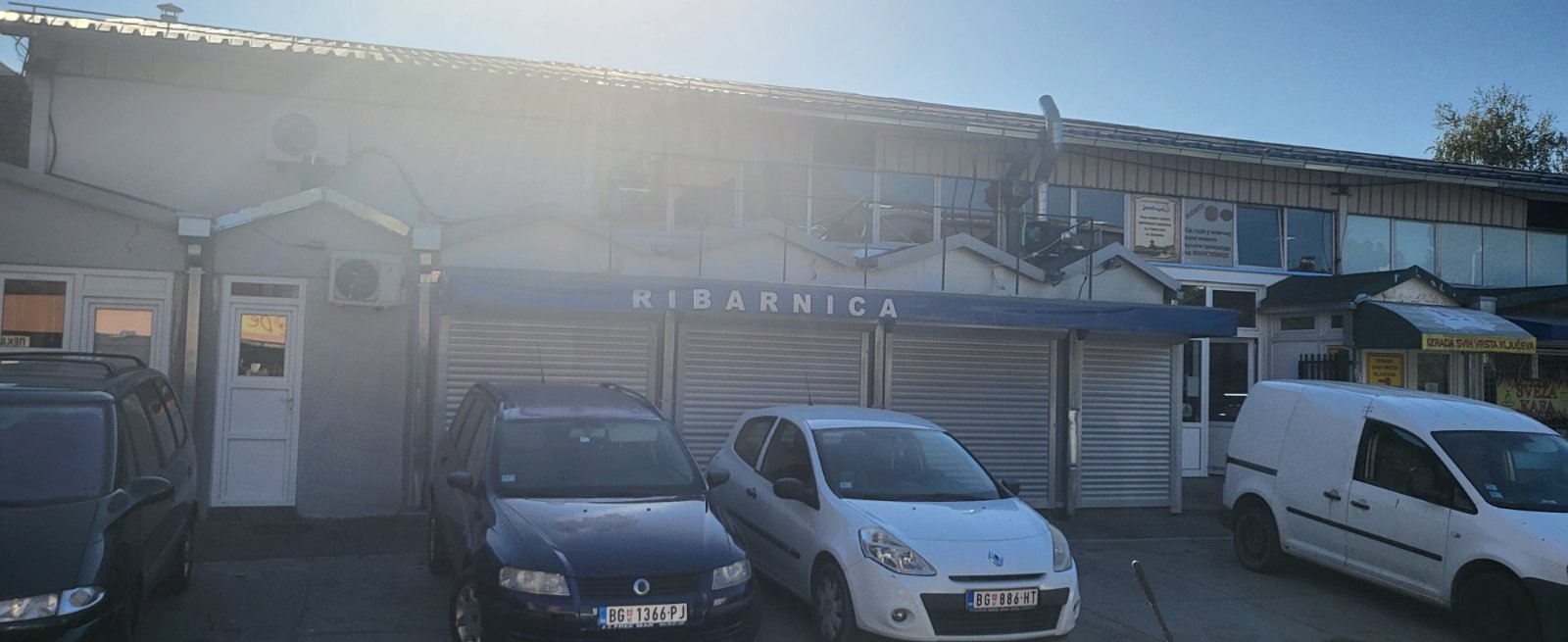 Na pijaci  Bežanijska kosa  izdaje se lokal za ribarnicu ili neku drugu pripremu hrane 1