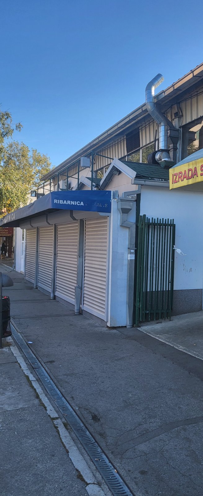 Na pijaci  Bežanijska kosa  izdaje se lokal za ribarnicu ili neku drugu pripremu hrane 3