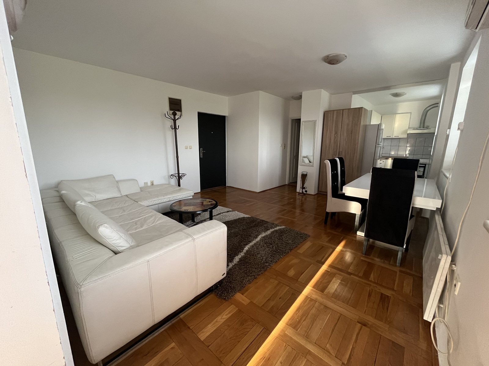 Dedinje  okolina Dzerija  izuzetan  suncan stan 57 m2 3