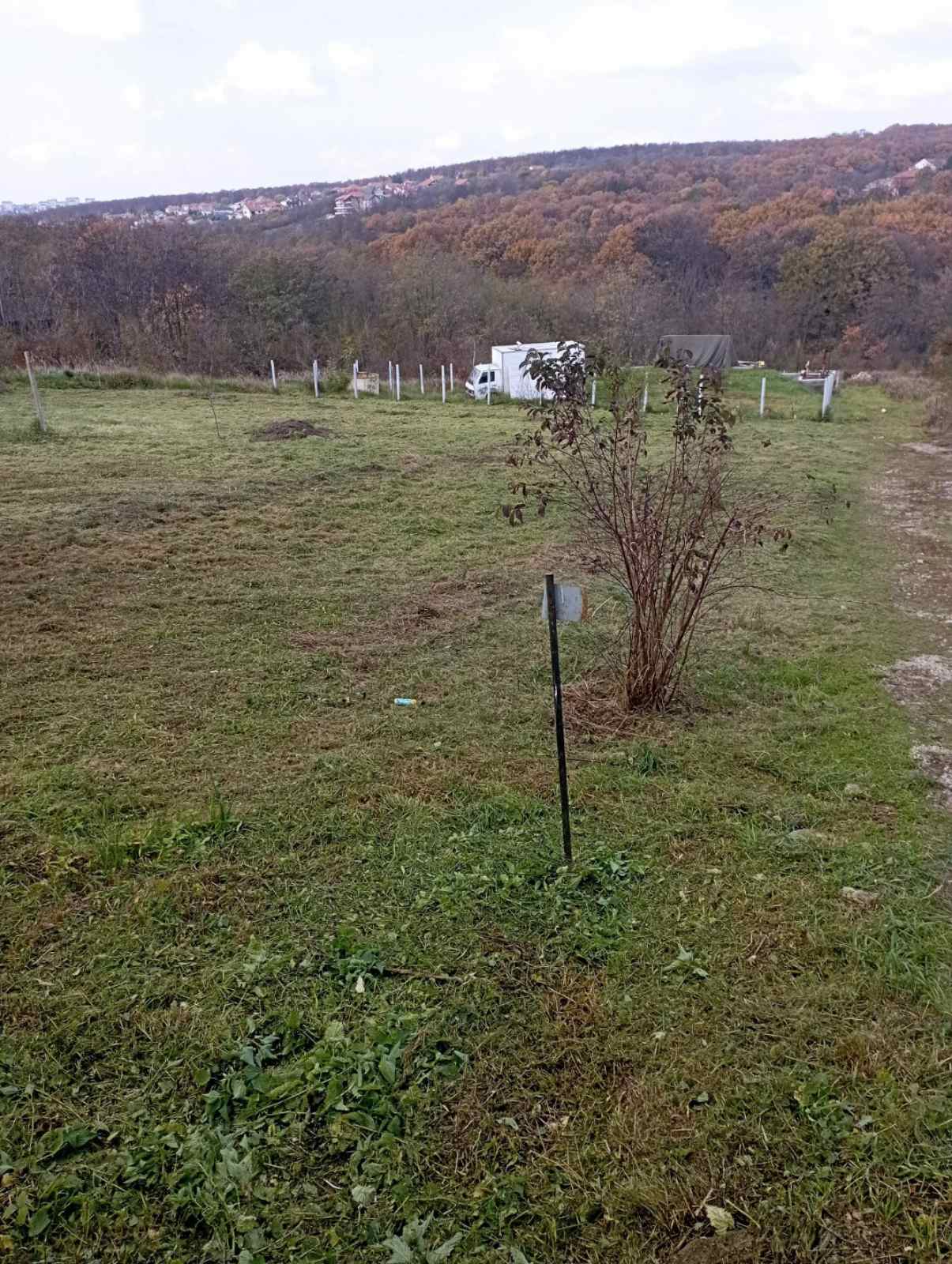 Prodajem plac u Beogradu Miljakovacke staze 2