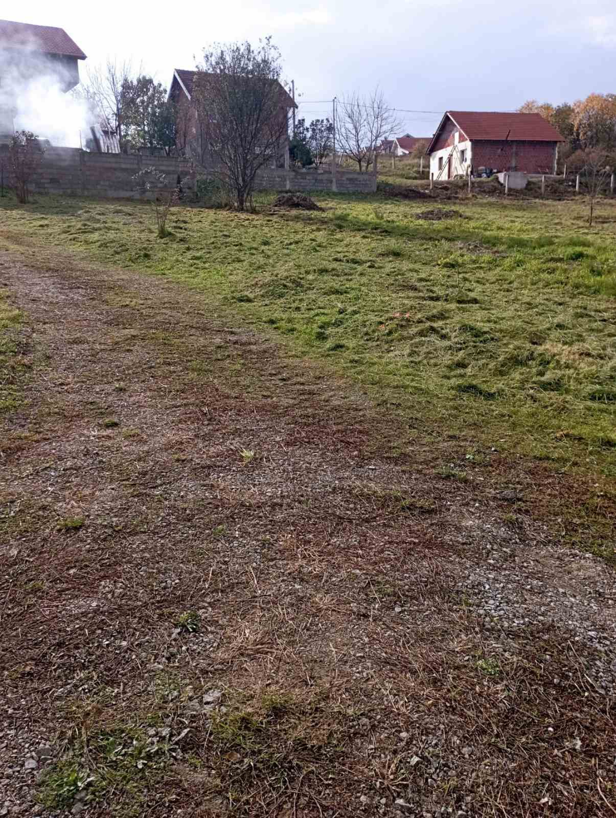 Prodajem plac u Beogradu Miljakovacke staze 5