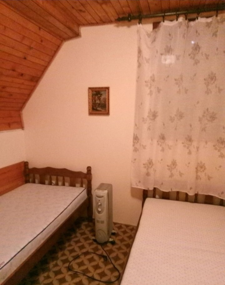 Prodajem kucu na Tari 3