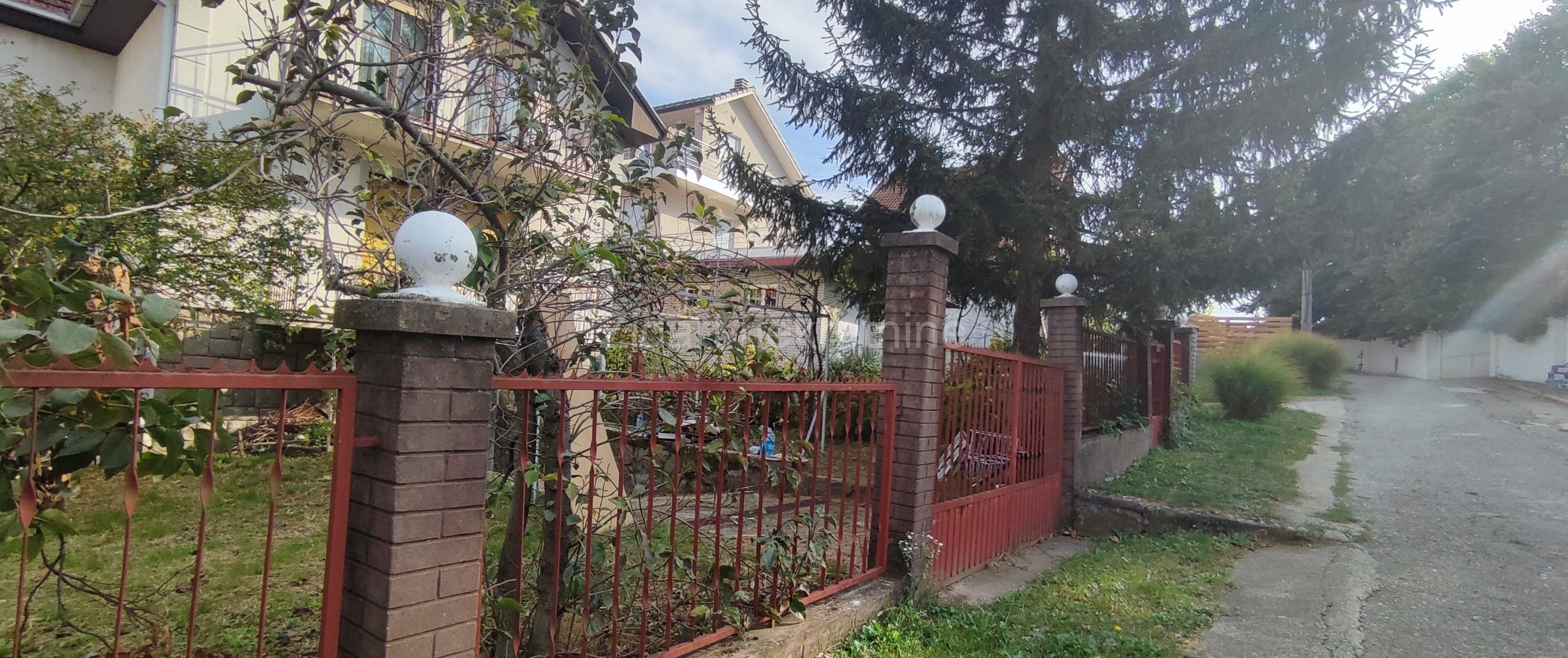 Sremčica,Ćurtina,kuća 218m2 2