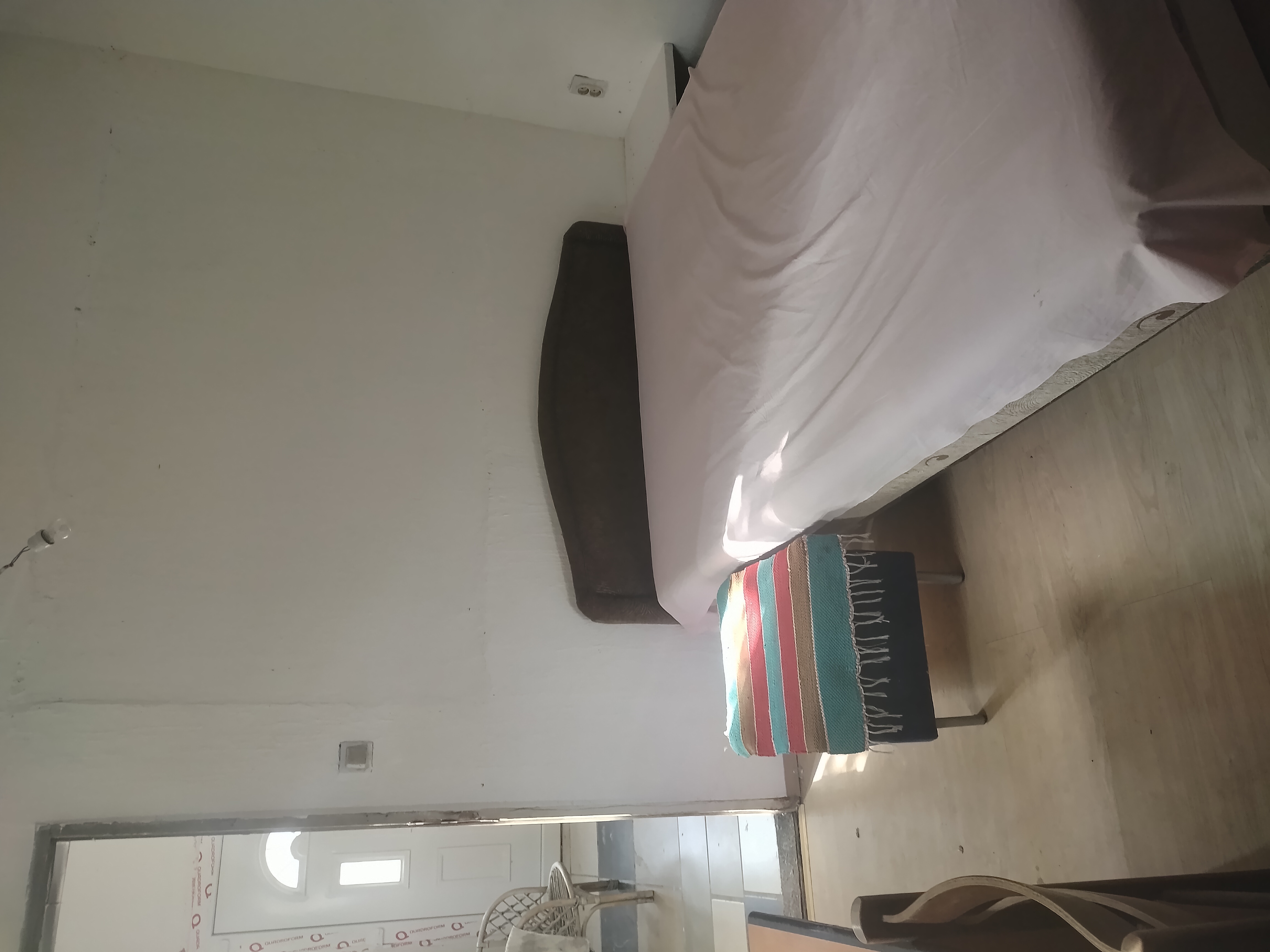 Izdavanje prostornog stana na Karaburmi 5