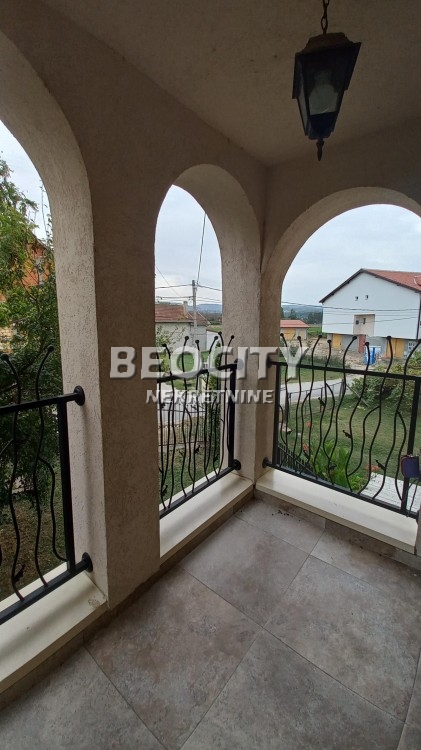 Kuća, 370 m2, Adice ID: 90611 22