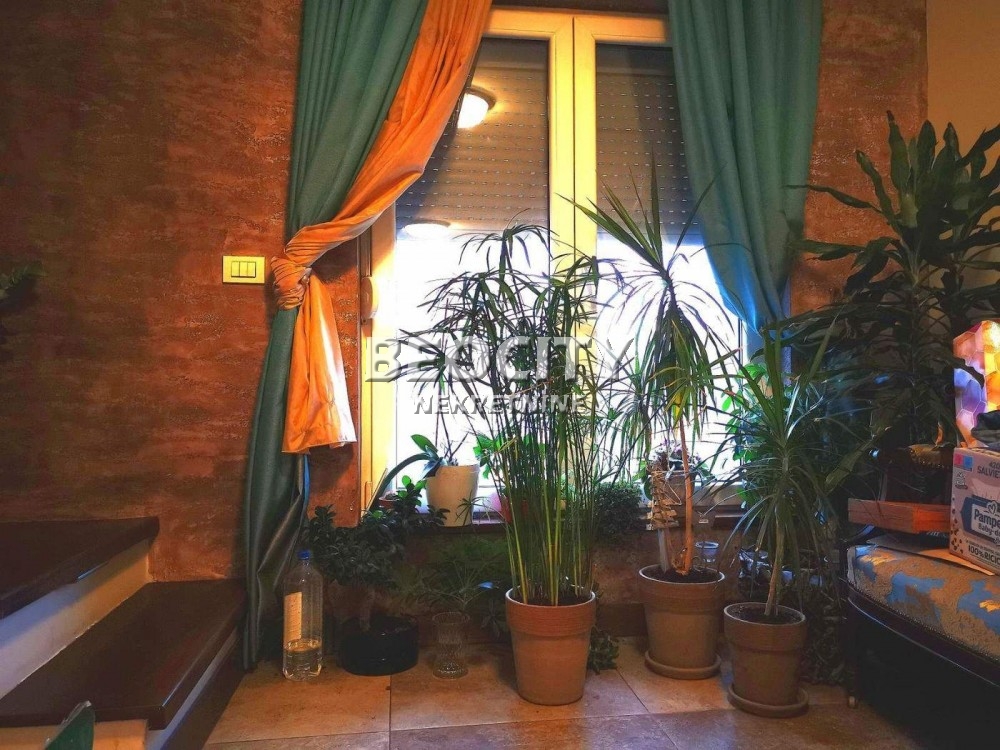 Kuća, 370 m2, Adice ID: 90611 6