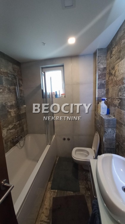 Kuća, 370 m2, Adice ID: 90611 21